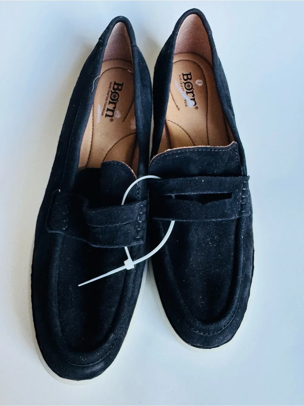 Born upper casual silhouette